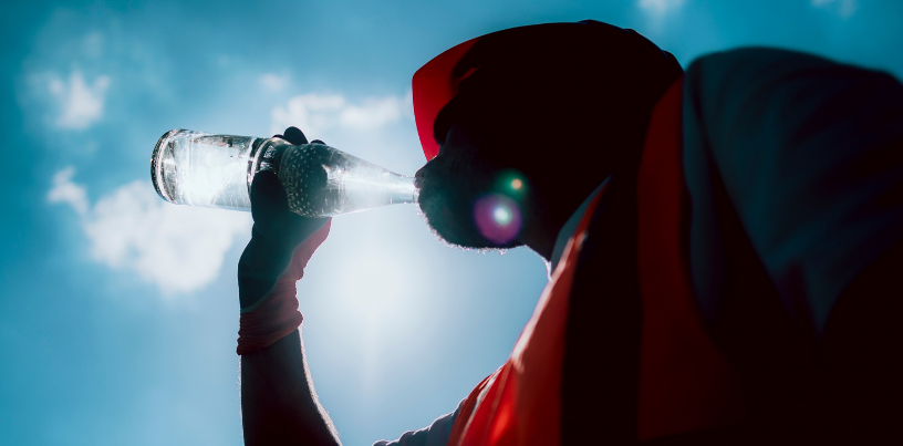 Des seuils de 28 °C, 30 °C et 34 °C sont reconnus pour prévenir la sécurité et la santé des travailleurs.